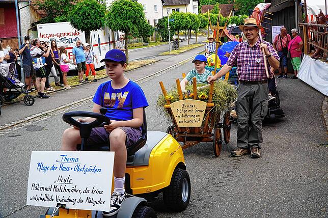 Bild 11: Ausgelassene Stimmung bei dem Dorffest in Tengen-Watterdingen