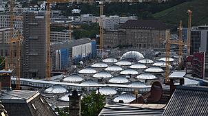 Der neue Tiefbahnhof in der Stuttgarter Innenstadt soll vermutlich Ende 2026 teilweise in Betrieb gehen. (Archivbild)