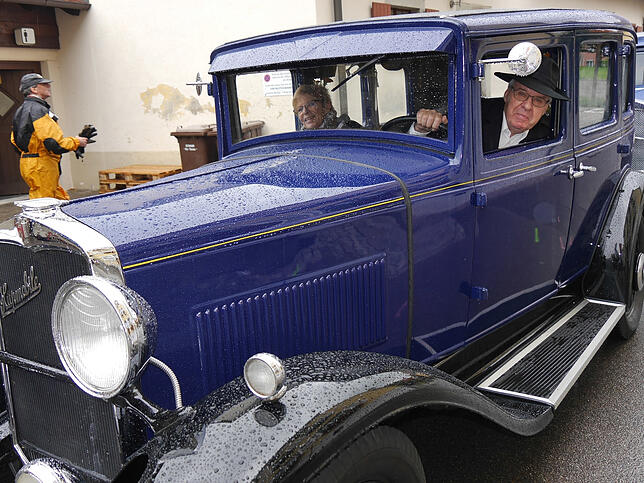 Diese amerikanische Limousine ist ein Hupmobil. Gebaut wurde sie 1939. Wie ihr Fahrer Kurt Itel aus Basadingen erzählt gibt es ...