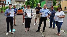 Sie machen mit ihren Unterschriften in Tengen-Beuren deutlich: Die Menschen vor Ort möchten bei den Verkehrsregeln auf durch den Ort ...