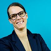 Tamara Hesselmann, Chefärztin der Klinik Orthopädie und Sportmedizin am Klinikum Hochrhein, erklärt den Teilnehmer, wie Rosa ...