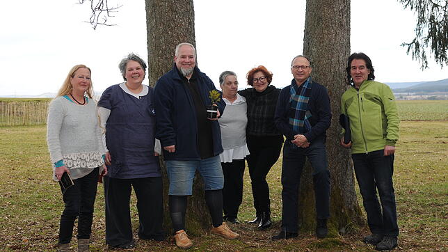 Unser Bild zeigt einige der Gründungsmitglieder der Schwarzwald-Genossenschaft sowie Interessierte bei einem Treffen der Gruppe im ...