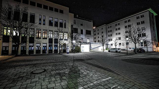 Da brannte auf der Mettnau abends noch Licht, doch diese Zeiten sind vorbei. Das Radolfzeller Krankenhaus, hier eine Archivaufnahme aus ...