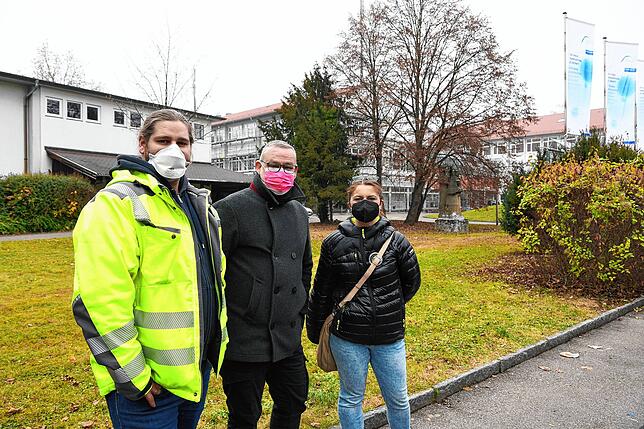 Es gibt Solidarität unter den Wartenden: Alexander Wagner, Ernst Wernet und Christine Möhler (von links).