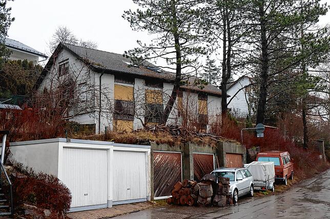 Hinter diesen harmlos wirkenden Mauern des Einfamilienhauses am Panoramaweg in Unterkirnach hortete der Bewohner zahlreiche Waffen.