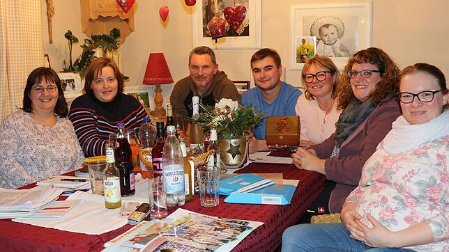 Der heutige Räubervorstand plant das Jubiläum (von links): Andrea Brendle, Christina Zehnder, Ingo Stegerer, Timo Steidle, Martina ...
