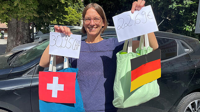 Redakteurin Melanie Völk zeigt: Der Einkauf von Eiern, Mehl, Öl, Tomaten und Gurken, Kaffee und Butter ist in Deutschland &ndash; auch ...