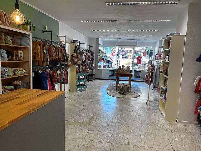 Alles andere als muffig und unordentlich: Nach 19 Jahren in der Waldshuter Rheinstraße 39 ist Kerstin Sprick mit ihrem Second-Hand-Laden ...