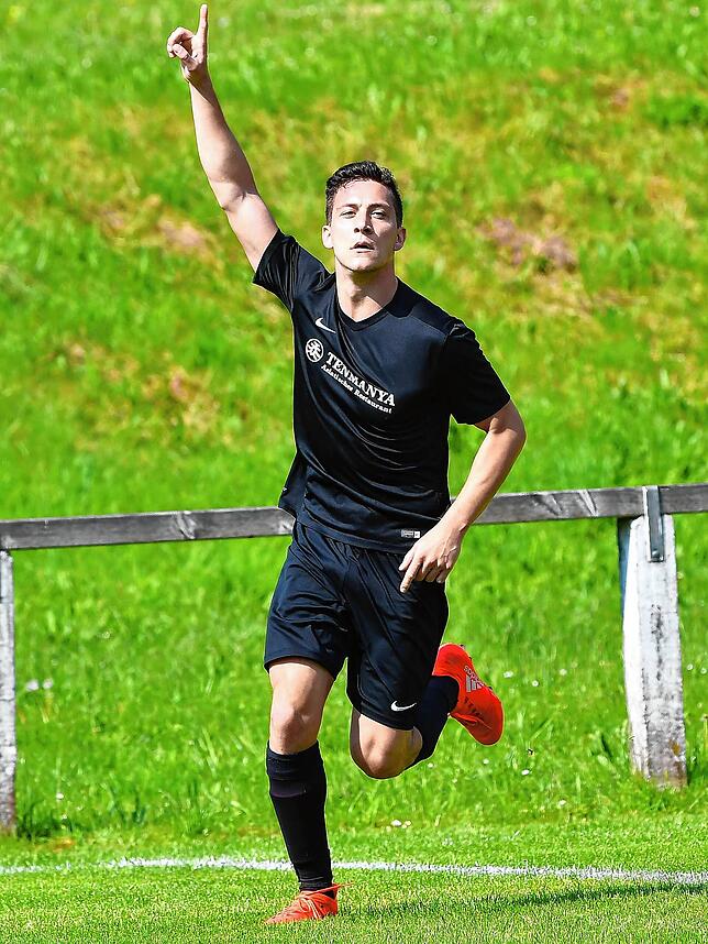 Jubeln wie früher: Silvio Fratamico – hier ein Archivfoto von 2018 – beendet seine Fußballpause und spielt wieder bei der SpVgg ...