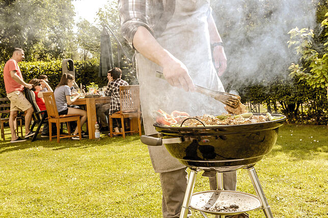 Auch bei der Grillparty im heimischen Garten ist Vorsicht geboten.