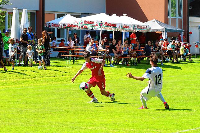 SC Freiburg U17 &ndash; FC Zürich U17 beim FC Grießen