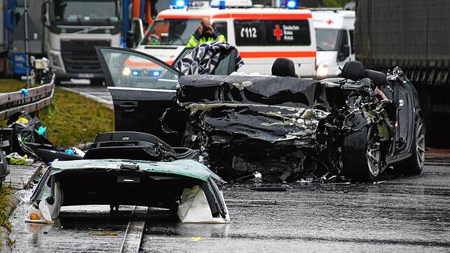 Der Autounfall auf der B 31 zwischen Meersburg und Uhldingen-Mühlhofen Mitte Oktober kostete drei Menschen das Leben.
