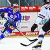 Kein neues Vertragsangebot: Das Aus für Stürmer Alexander Weiß (links) bei den Wild Wings kam für etliche Schwenninger Fans überraschend.