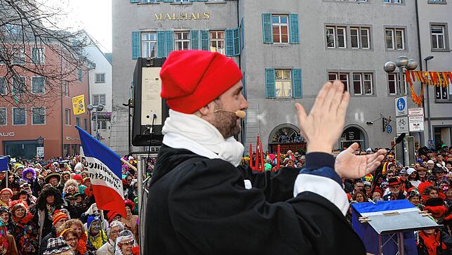 Bild 14: Schmotziger Dunschtig: Auf dem Obermarkt fällt das Jakobiner-Tribunal sein Urteil