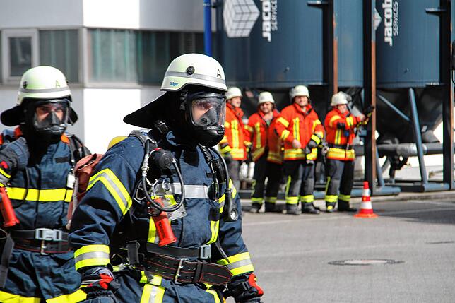 Bild 1: Gemeinsame Probe der Sto-Werkfeuerwehr und der Freiwilligen Feuerwehren
