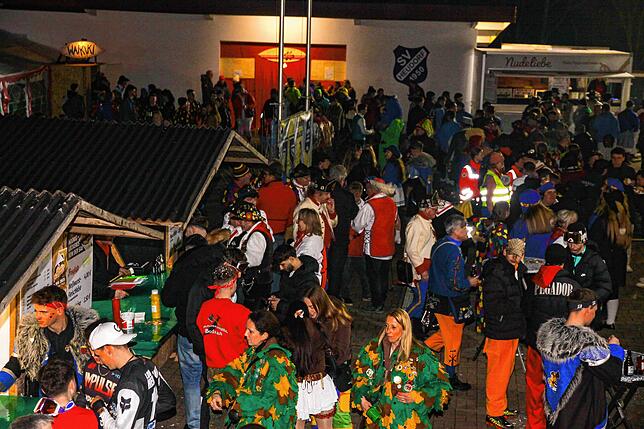 Bild 11: Heuliecher Heudorf feiern 41 Jahre Vereinsgeschichte mit großer Jubiläumsfeier und Nachtumzug