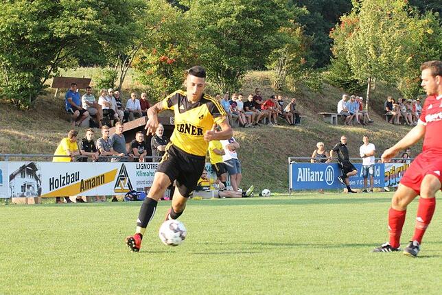 Bild 3: Bilder: SV Nöggenschwiel gewinnt Waldhaus-Cup