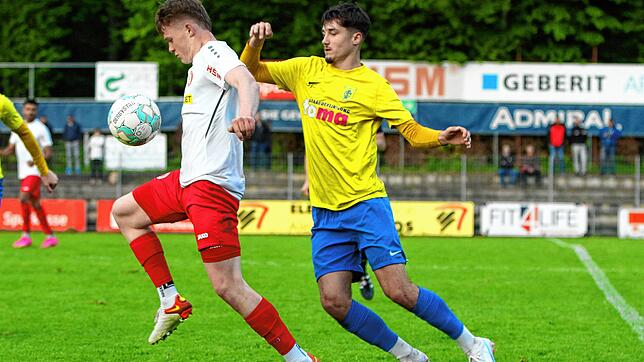 In dieser Saison können sich die Fans auf besonders viele Derbys freuen, darunter auf das Duell zwischen dem SC Pfullendorf (links, ...