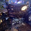 Ziemlich zusammengequetscht ist der Nissan nach dem Unfall im Schweizer Rheinfelden.