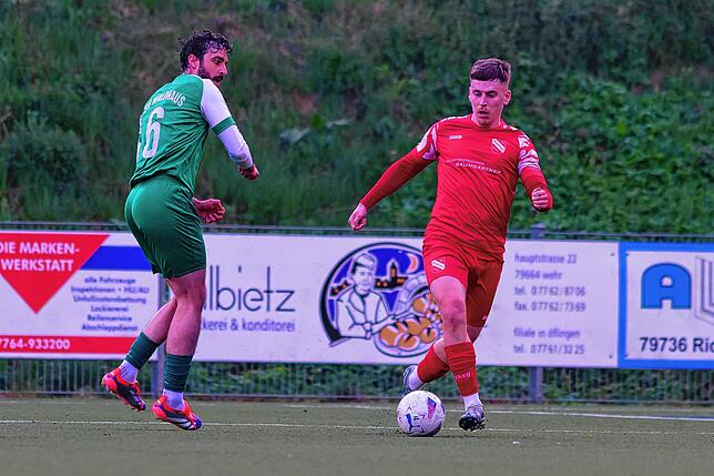 Bild 35: FC Bergalingen II gewinnt Kellerduell gegen Schlusslicht SV Waldhaus II mit 3:2 – wir haben Fotos!
