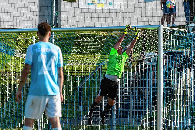Bild 3: Bilder vom 3:1-Sieg der SG Höchenschwand/Häusern im Kreisliga A-Aufstiegsspiel beim FC Erzingen II