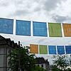 Bunte Flaggen bewerben den Kreuzlinger Boulevard.