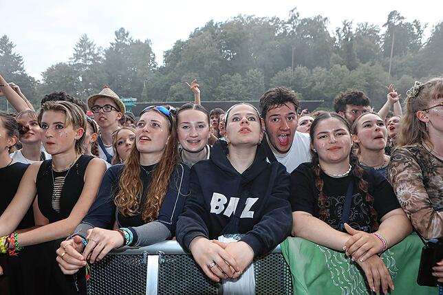 Bild 20: Im Stadion wird am zweiten Tag des Campus-Festivals nochmals aufgedreht