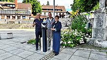 Die Bürgermeister Dietmar Zäpernick (Rickenbach) und Christian Dröse (Herrischried) sowie Nicola Vonhof, Hotzenwald Tourismus, an einer ...