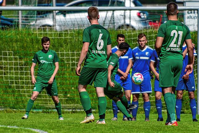 Bild 11: FC Weizen rettet sich durch das 2:1 beim SV Rheintal vor dem Direktabstieg &ndash; und wir haben Bilder!