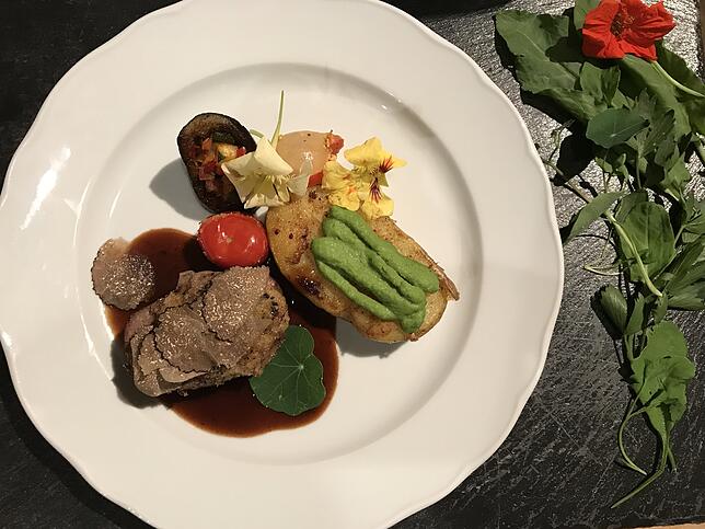 Kreation Kopitzki: Rinderfilet, Sommertrüffel, gefülltes Gemüse.