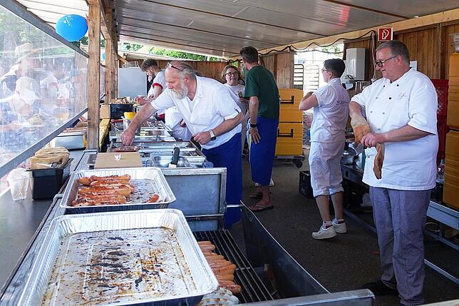 Bild 4: Der erste Tag des Sommerfestes des St. Josefhauses in Herten in Bildern