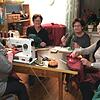 Regina Faschian, Brigitte Abreder, Maria Matheis und Ingrid Reutebuch (von links) nähten das neue Musikerhäs für die Musikkapelle Sauldorf.