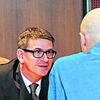 (Archivbild) Der damals 33-Jährige steht beim Prozess im Januar 2014 vor seinem Pflichtverteidiger Nicolas Doubleday.