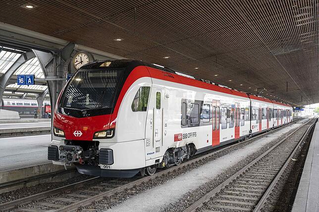 Ein Zug vom Typ Stadler Flirt EVO am Hauptbahnhof Zürich. Das Modell soll ab 2027 auf dem Hochrhein-Bodensee-Express zum Einsatz kommen.