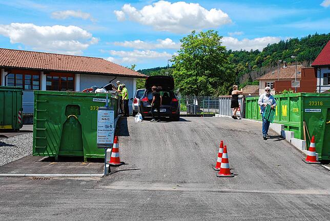 Der neue Grießener Recyclinghof in Grießen kommt bei den Bürgen gut an, vor allem die großzügigen Platzverhältnisse, die befahrbaren ...