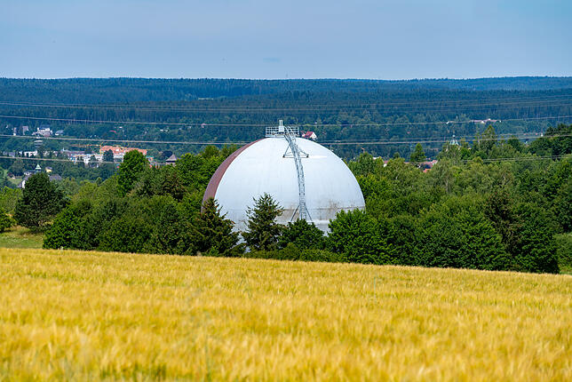 Nicht nur die umliegende Landschaft macht die Gaskugel zur Kunst.
