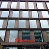 Der Eingangsbereich der Sparkasse Hegau-Bodensee in Singen auf einem Archivbild.
