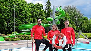 Die ganzjährig angestellten Mitglieder des Freibadteams Lauchringen freuen sich auf die Saison 2025 (v. l.): Chergui Abderrahman ...