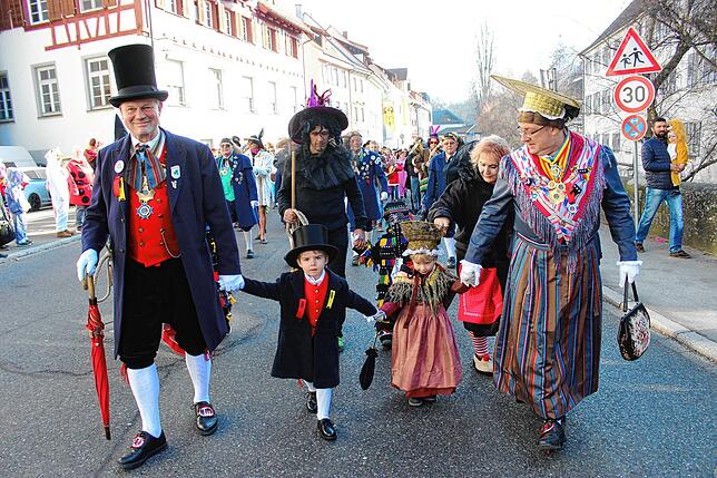 Bild 3: Am Schmotzigen Donnerstag wäre Kindergartenumzug in Überlingen: So schön könnte es auch dieses Jahr sein, wenn...