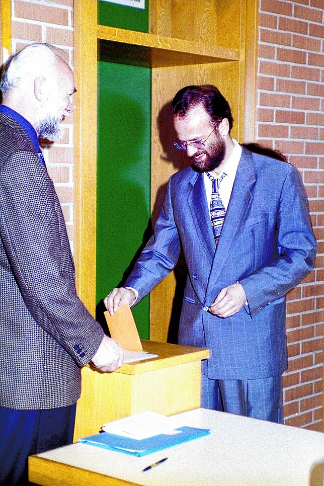 1997: Bernhard Volk an der Wahlurne