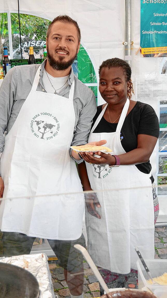 Bild 29: Albbrucker Dorffest: Ausgelassene Stimmung, zahlreiche Besucher und buntes Programm.