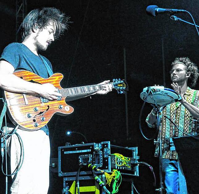 2014: Clemens Rehbein (links) und Philipp Dausch sind das Duo &bdquo;Milky Chance&ldquo;. Auf dem Schlossplatz spielen sie auch ihre ...