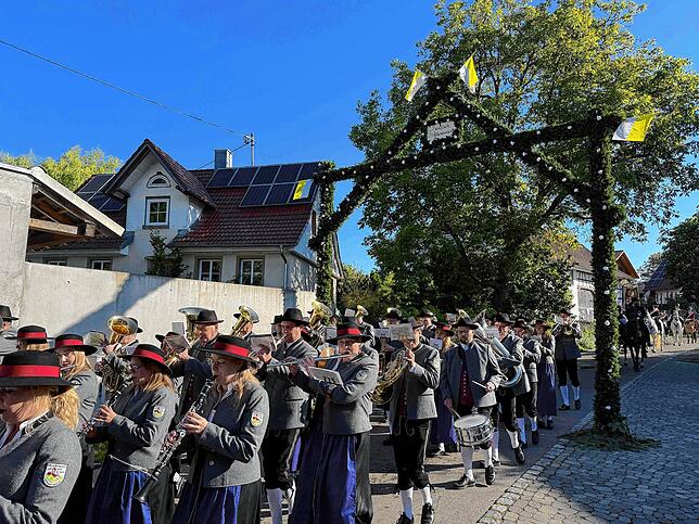 Bild 31: Zweihundert Reiter beim Limpacher Georgiritt