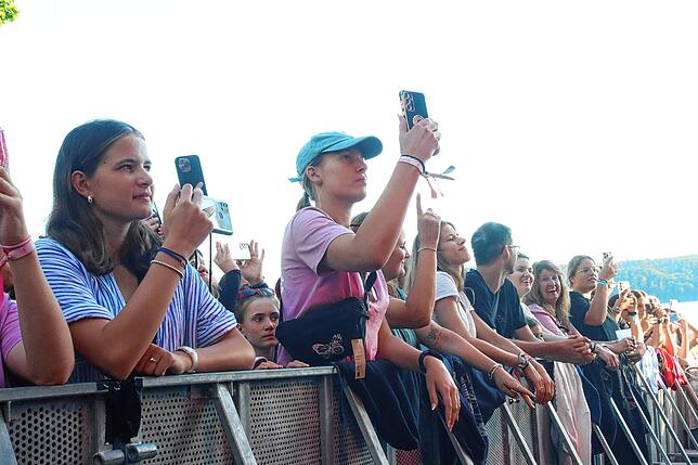 Bild 31: 1500 Fans feiern Sophia beim Sound Beach Festival