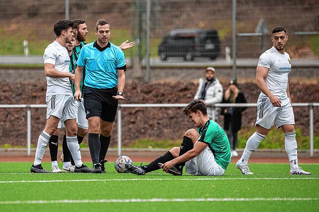 Bild 20: 1:1 im Hochrhein-Derby zwischen dem FC Zell und dem SV 08 Laufenburg &ndash; und wir haben Bilder!
