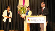 Auch die Politik freut sich über die neue Pfarrerin Kim Ajna Adchayan (links). Geisingens Bürgermeister Martin Numberger (rechts) und ...