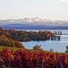 Die Alpen erscheinen zum Greifen nah. Bei Schönwetterlagen ergeben sich dank des Föhns atemberaubende Bergpanoramen am Bodensee. Hier im ...