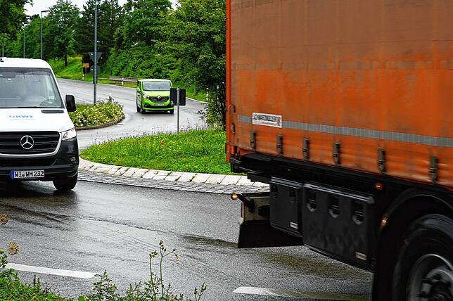 Am Tengener Kreisverkehr wird zurzeit die Feinstaubkonzentration gemessen.