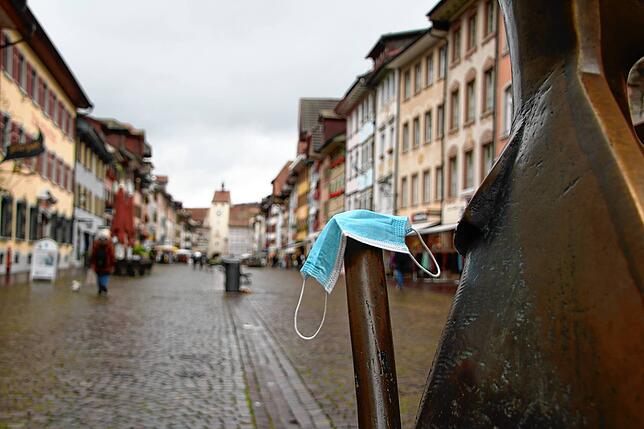 In den Fußgängerzonen, wie hier in der Waldshuter Kaiserstraße gilt ab Sonntag, 3. April keine Maskenpflicht mehr. Auch der ...