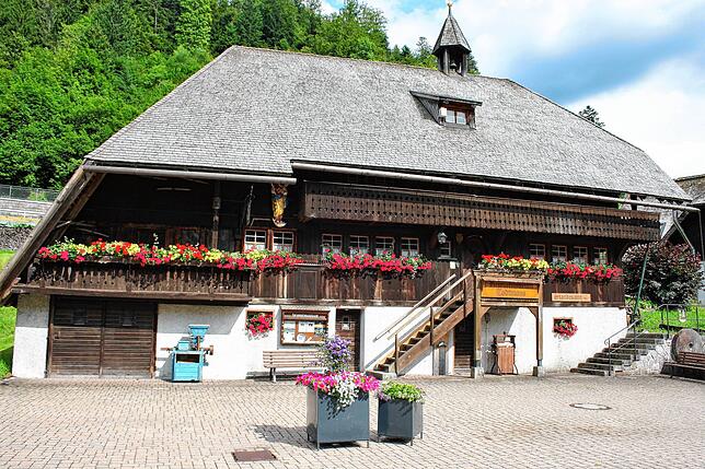 Das Heimatmuseum &bdquo;Heimethus&ldquo; ist ein ehemaliges Wohnhaus der Ordensschwestern aus Genegnbach und gibt einen Einblick in die ...